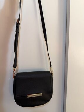 Kate Spade Black Leather Crossbody Bag | Gold Hardware | Classic Saddle Style